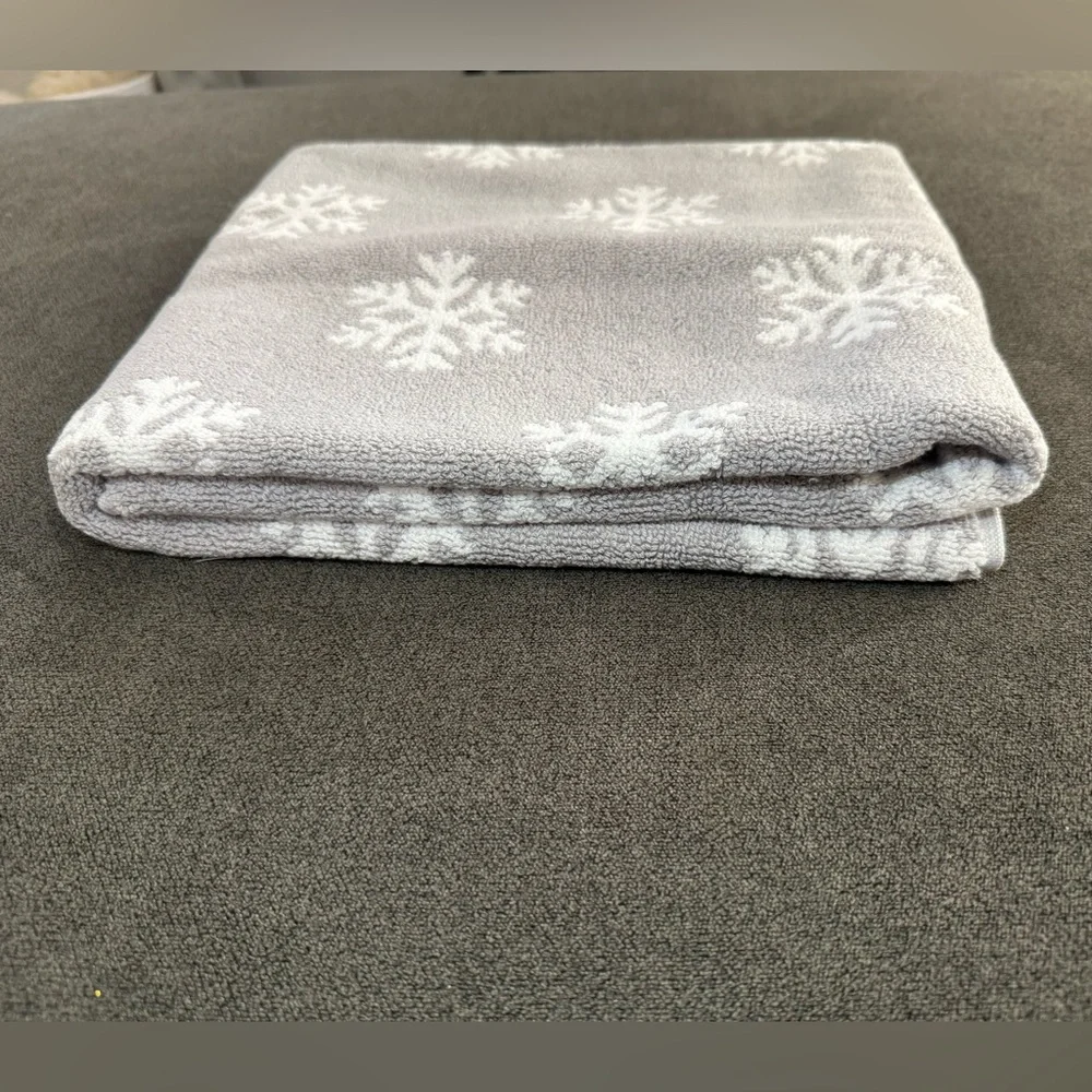 Pottery Barn Snowflake Bath Mat